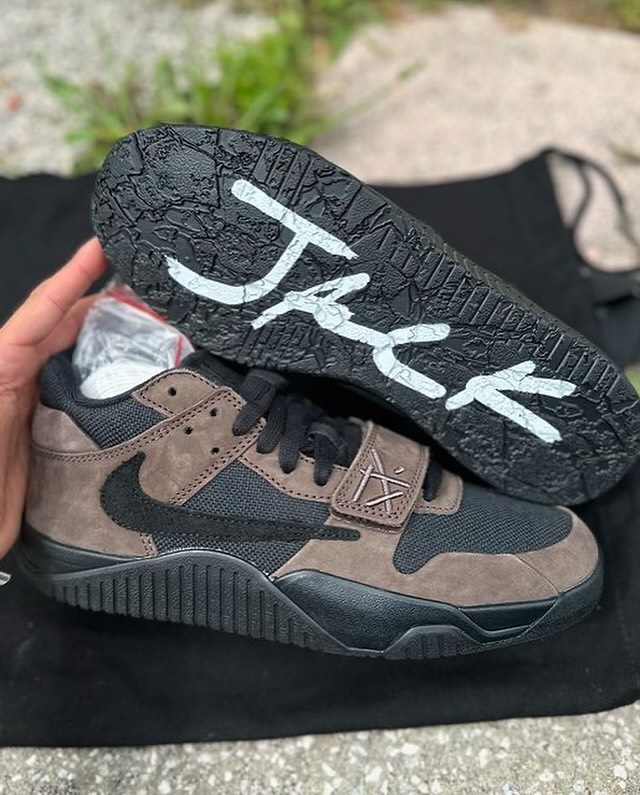 Travis Scott × JORDAN JUMPMAN JACK “Dark Mocha” の販売足数が公開