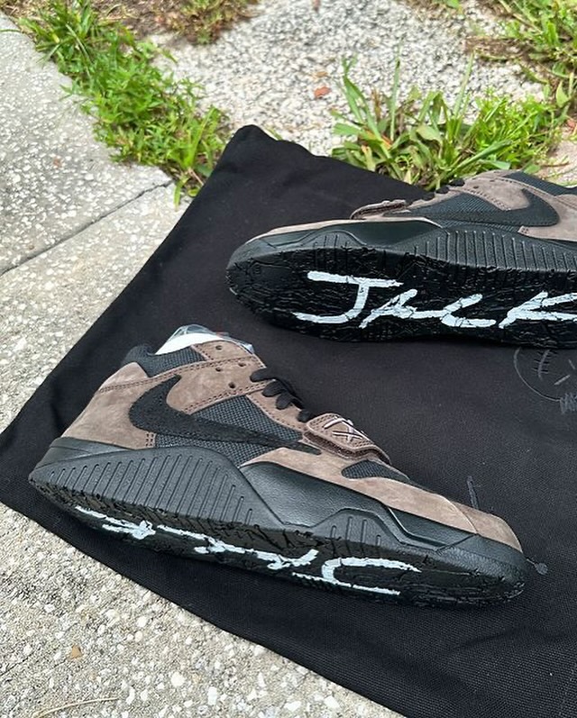 Travis Scott × JORDAN JUMPMAN JACK “Dark Mocha” の販売足数が公開