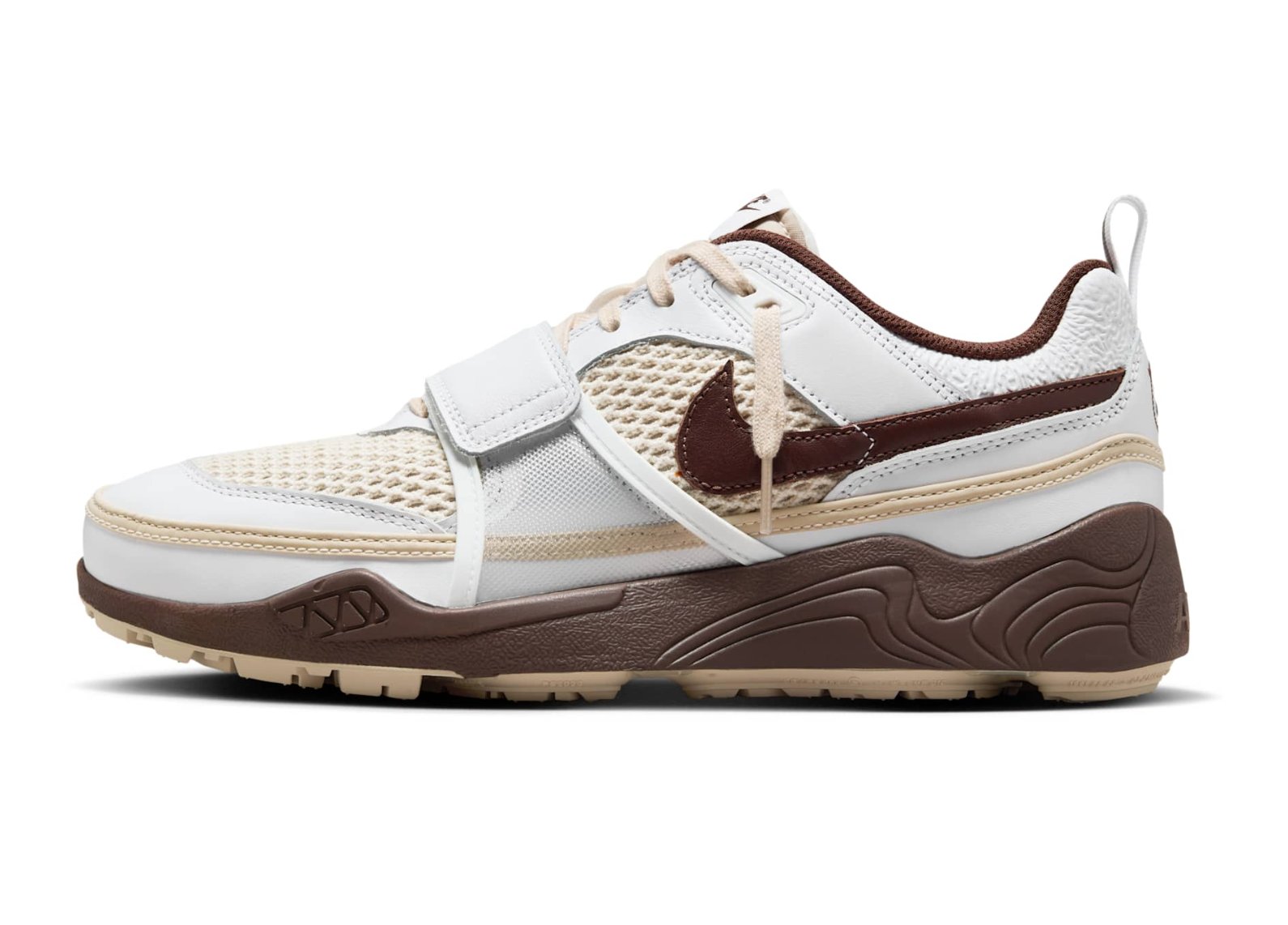 Travis Scott × NIKE ZOOM FIELD JAXX "Light Chocolate" のゲリラリリースが敢行