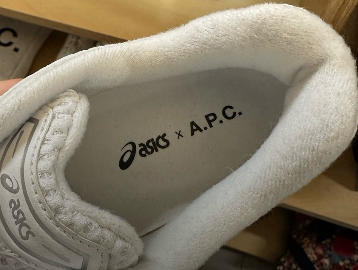 A.P.C. × ASICS の新作コラボスニーカーが公開