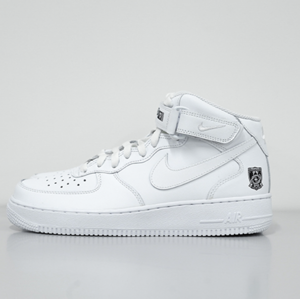 浦和レッズ × NIKE AIR FORCE 1 のWEB抽選が開催