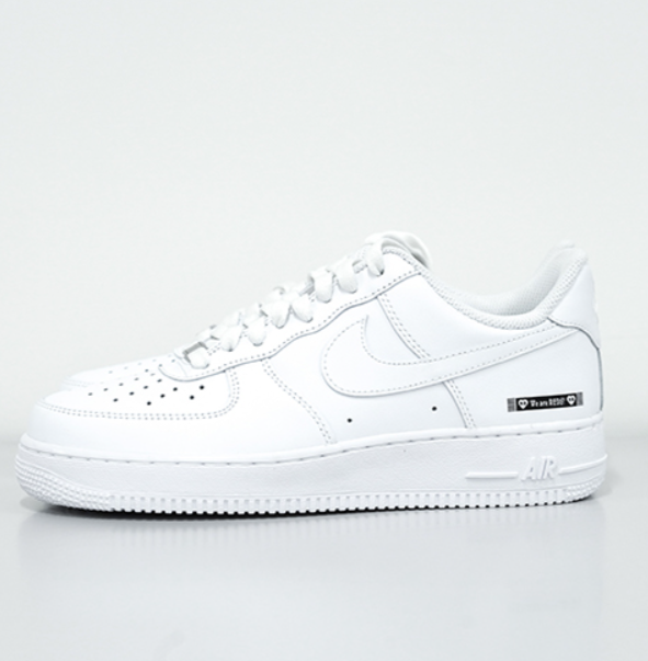 浦和レッズ × NIKE AIR FORCE 1 のWEB抽選が開催