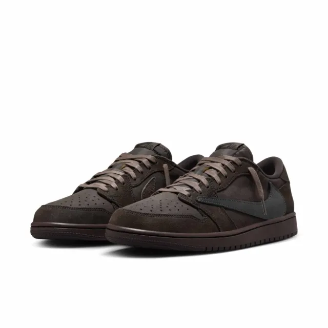 Travis Scott × NIKE AIR JORDAN 1 LOW “Velvet Brown” の オフィシャル画像が公開