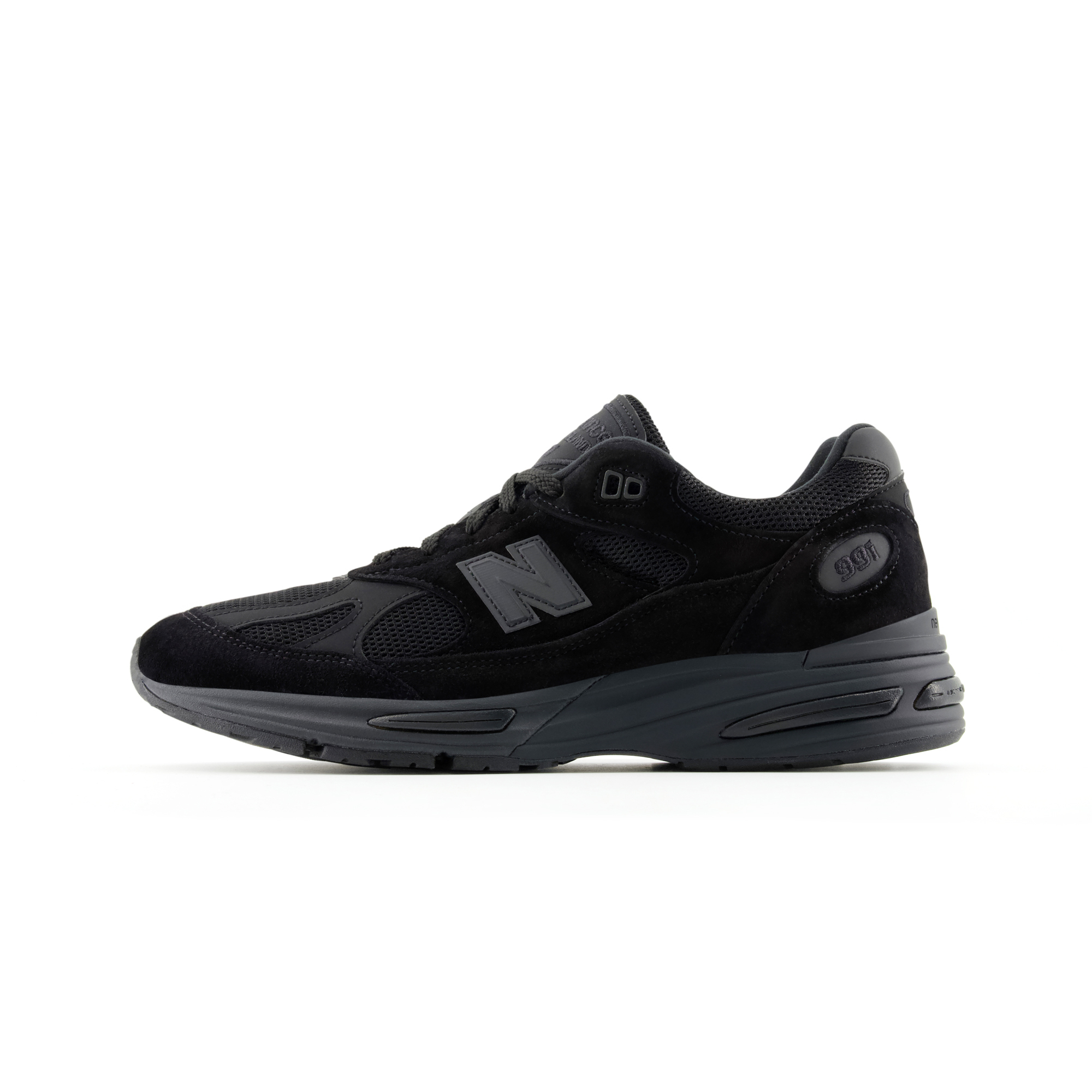 New Balance 991v2 “Triple Black” が発売