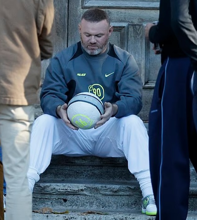 PALACE × NIKE による初コラボアイテムが公開