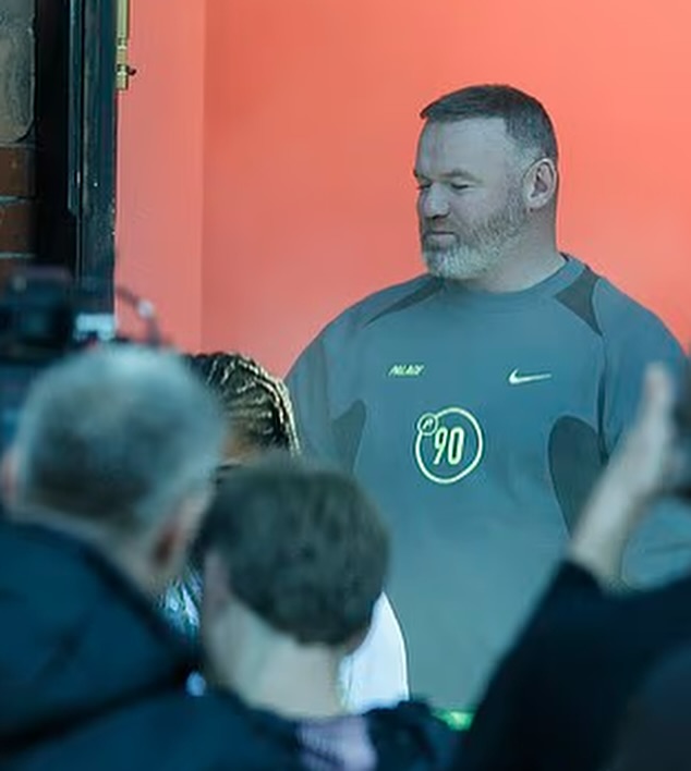 PALACE × NIKE による初コラボアイテムが公開