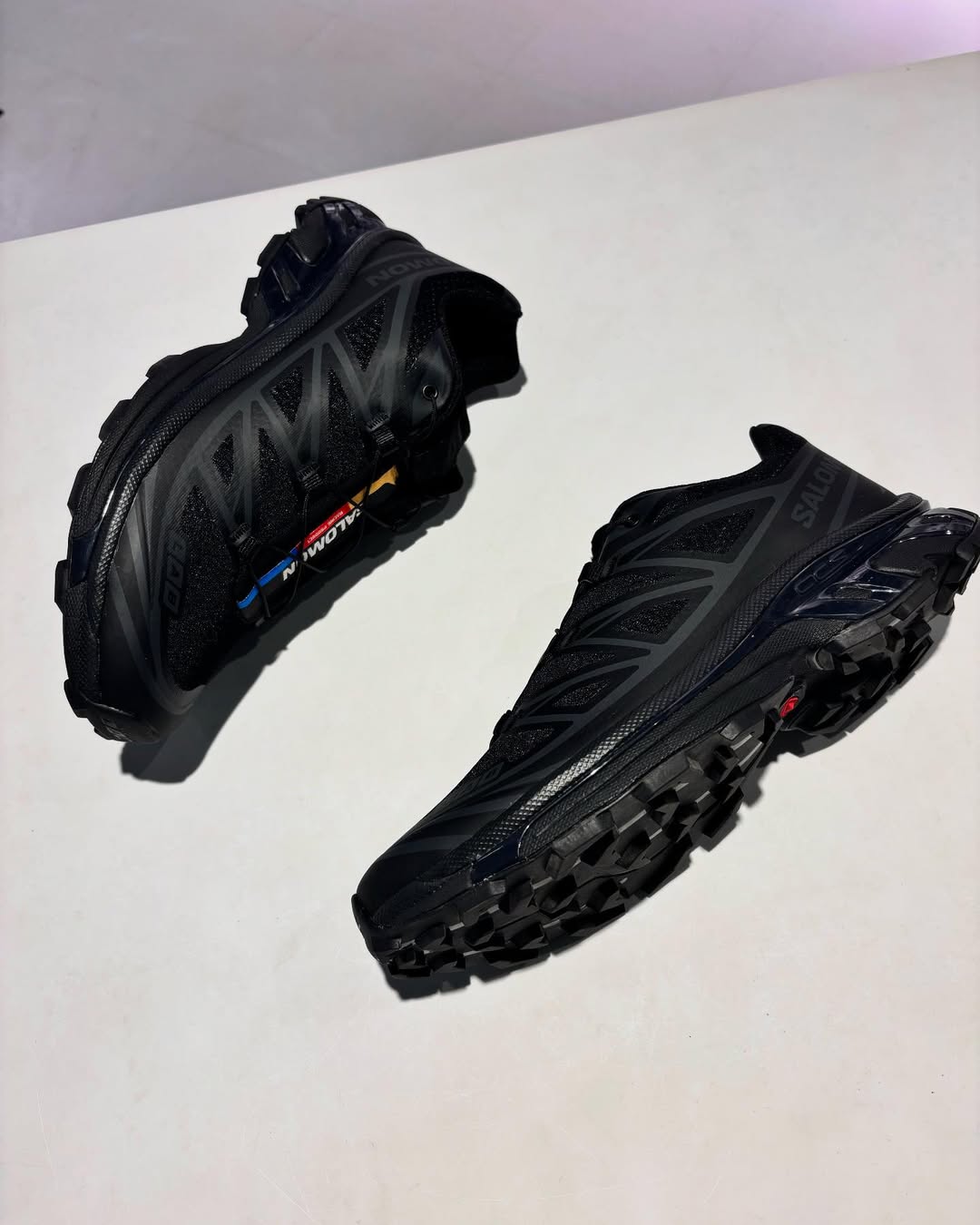 SALOMON XT-6 "Black" の12％OFF セールが開催