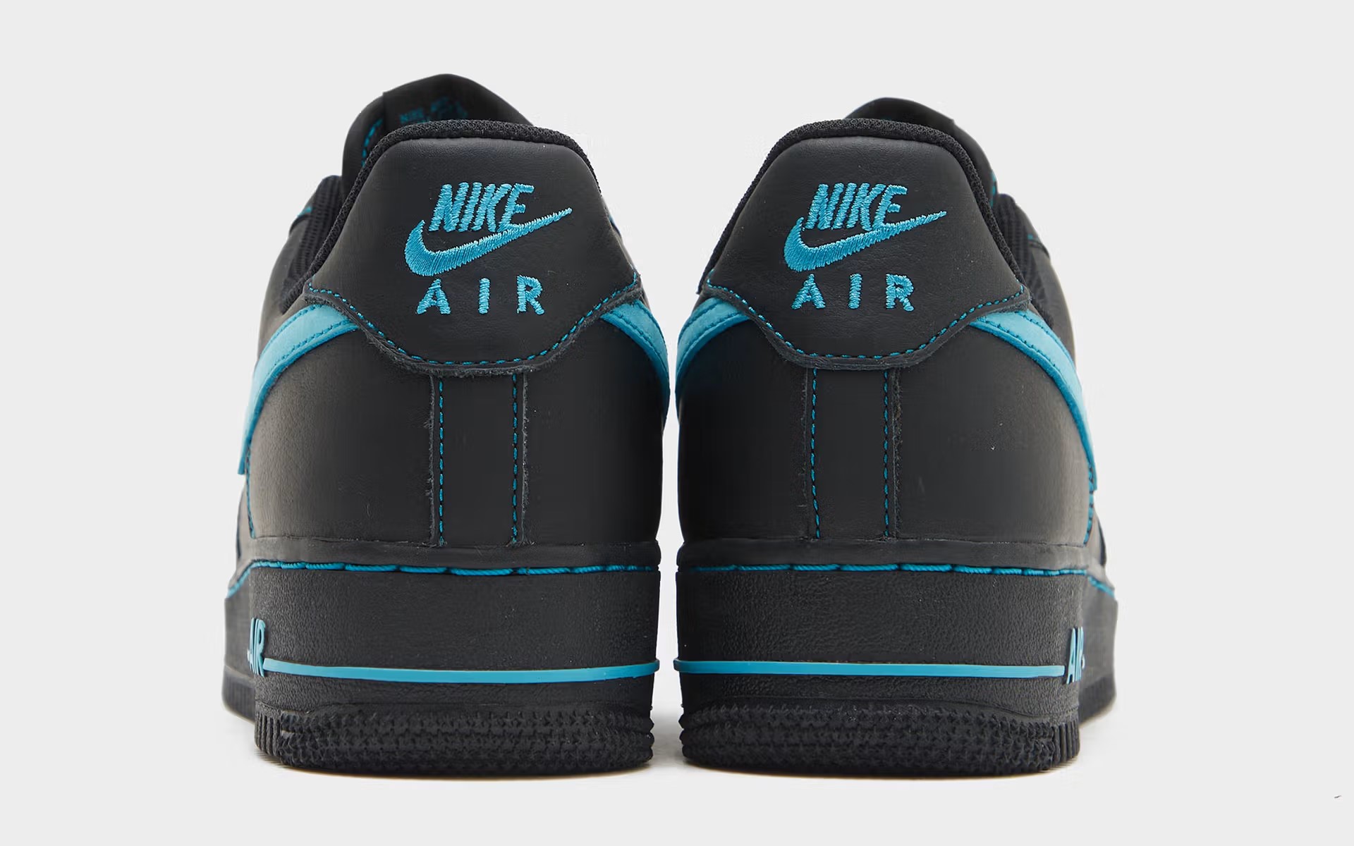 NIKE AIR FORCE 1 LOW “Black Tiffany” が発売