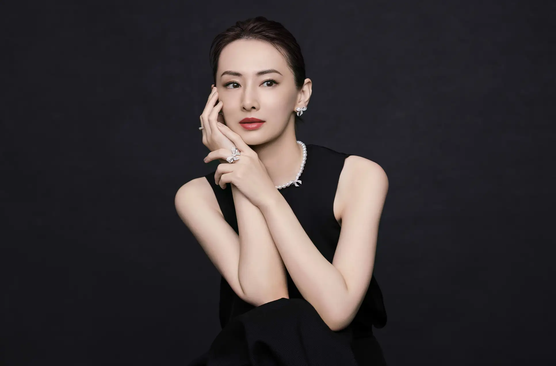 MIKIMOTO 新作コレクション "Bow Charm" のキャンペーンに 北川景子 が登場