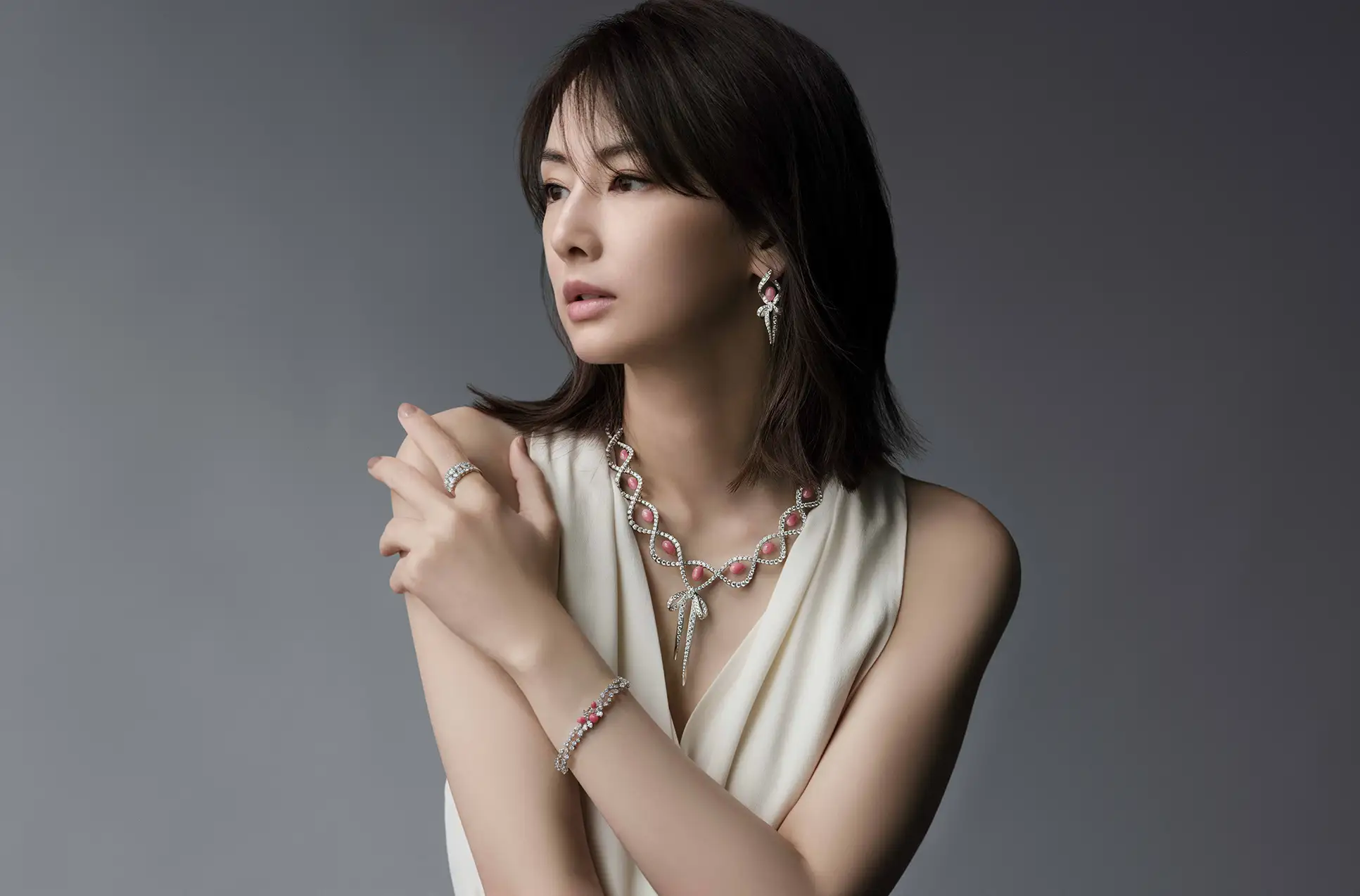 MIKIMOTO 新作コレクション "Bow Charm" のキャンペーンに 北川景子 が登場