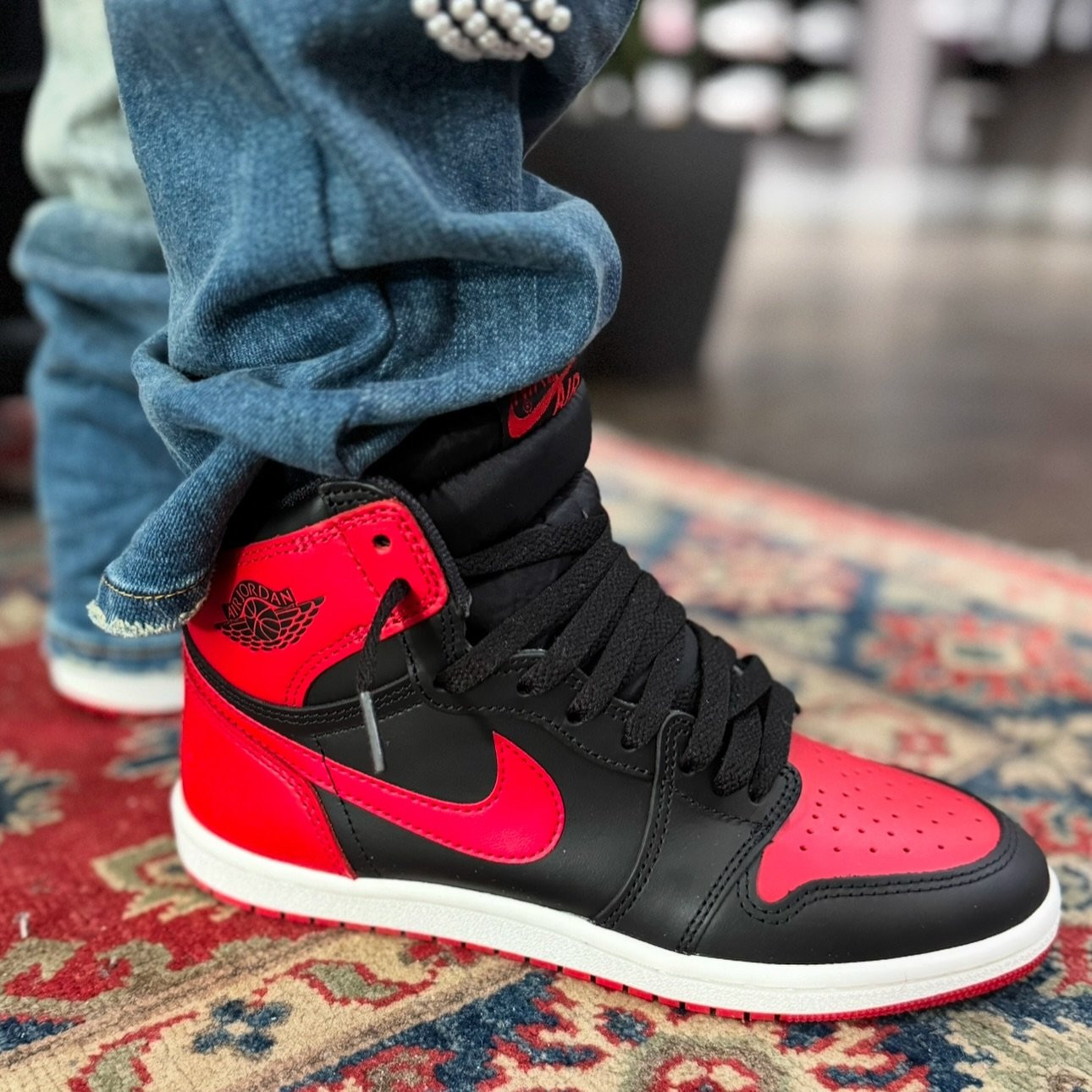 NIKE AIR JORDAN 1 HIGH '85 “Bred” の着用ヴィジュアルが公開