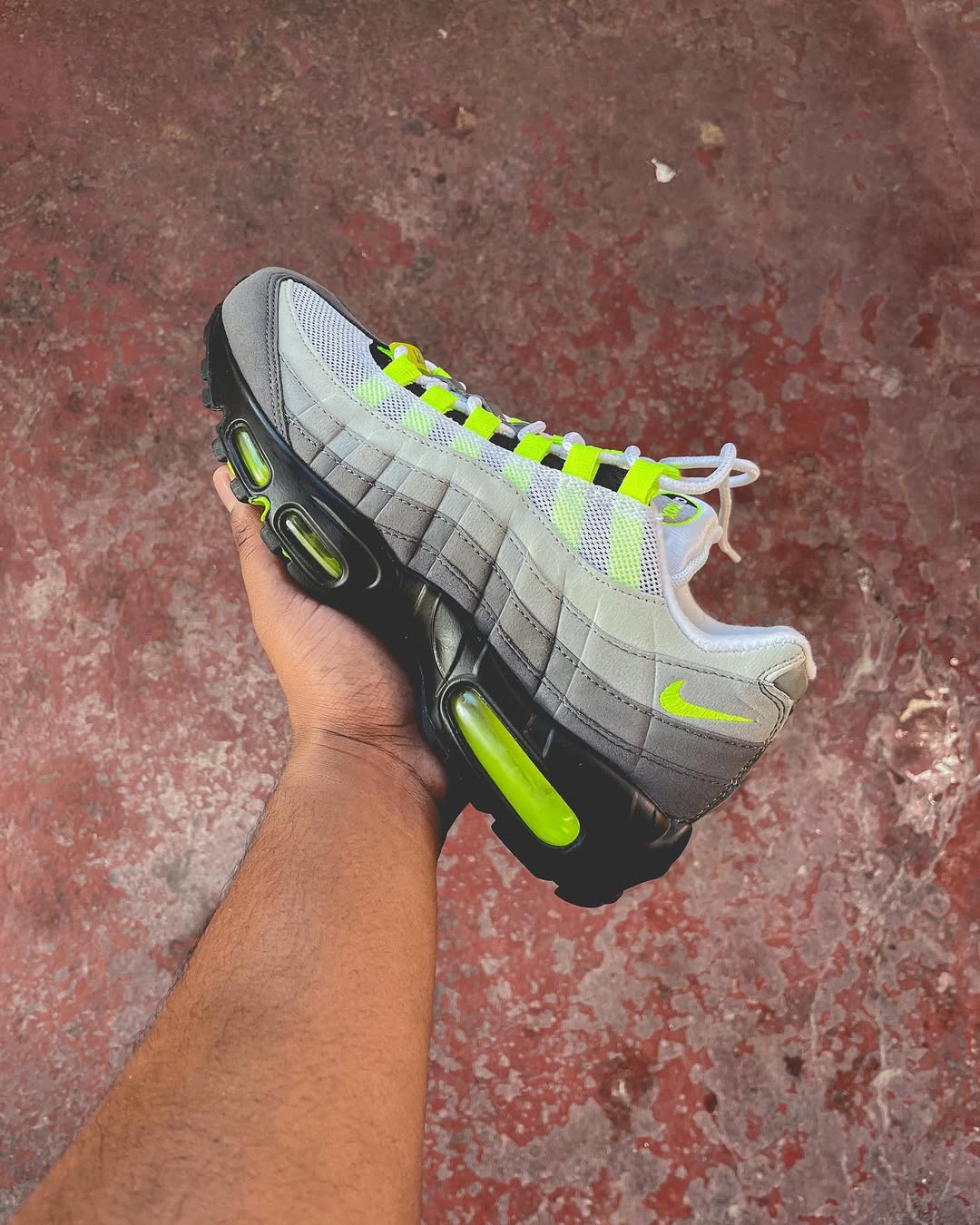 NIKE AIR MAX 95 OG Big Bubble “Neon” が2025年夏発売予定