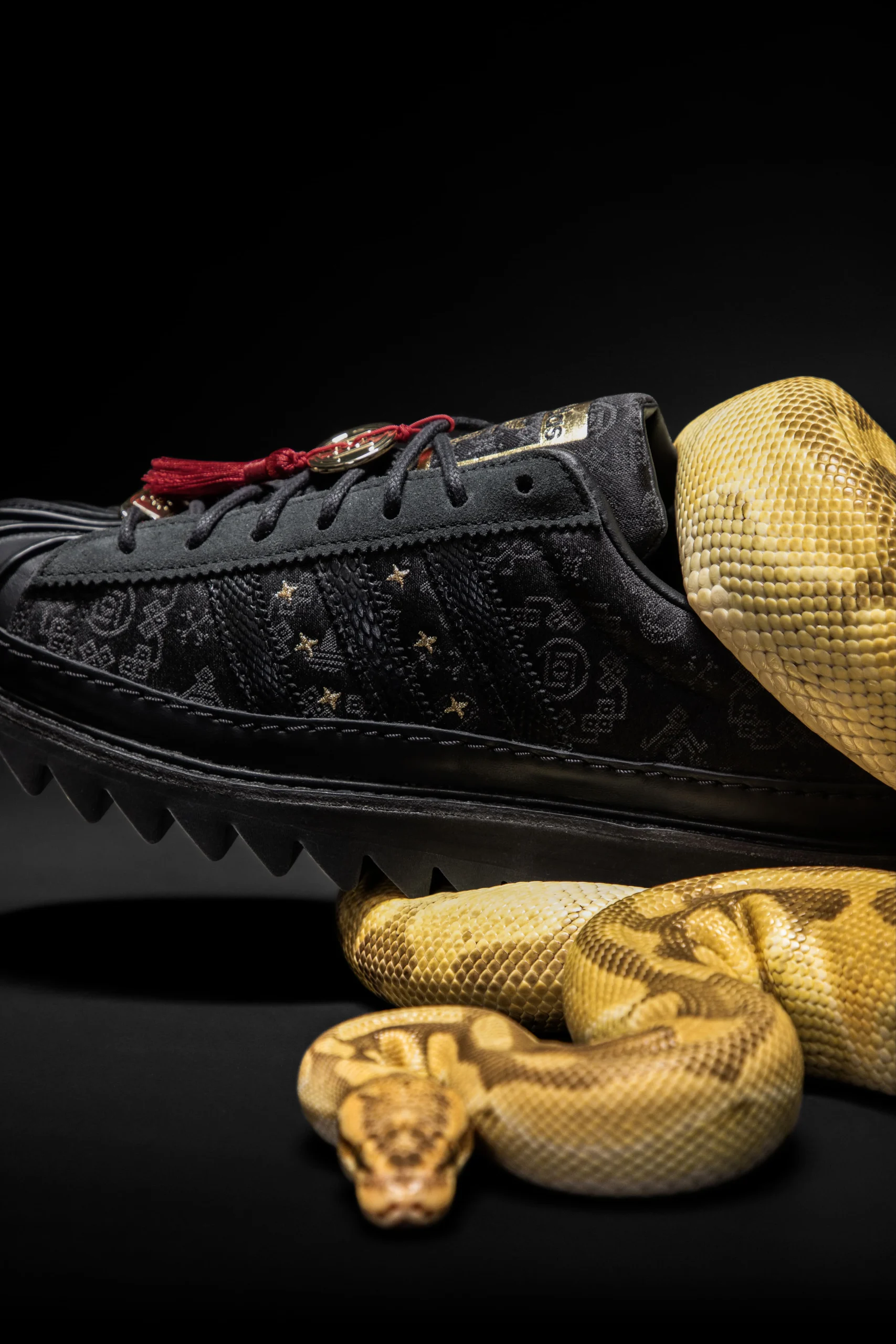 CLOT × adidas Originals Superstar “Year Of The Snake With LNY” の公式リリース情報が発表