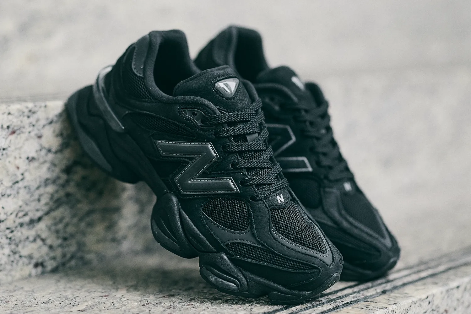 New Balance 9060 “Black” の先行販売が開始