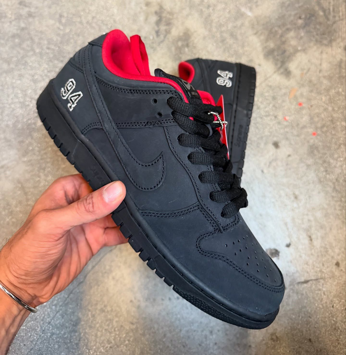 Supreme × NIKE SB DUNK LOW が2025年秋冬シーズンに発売予定