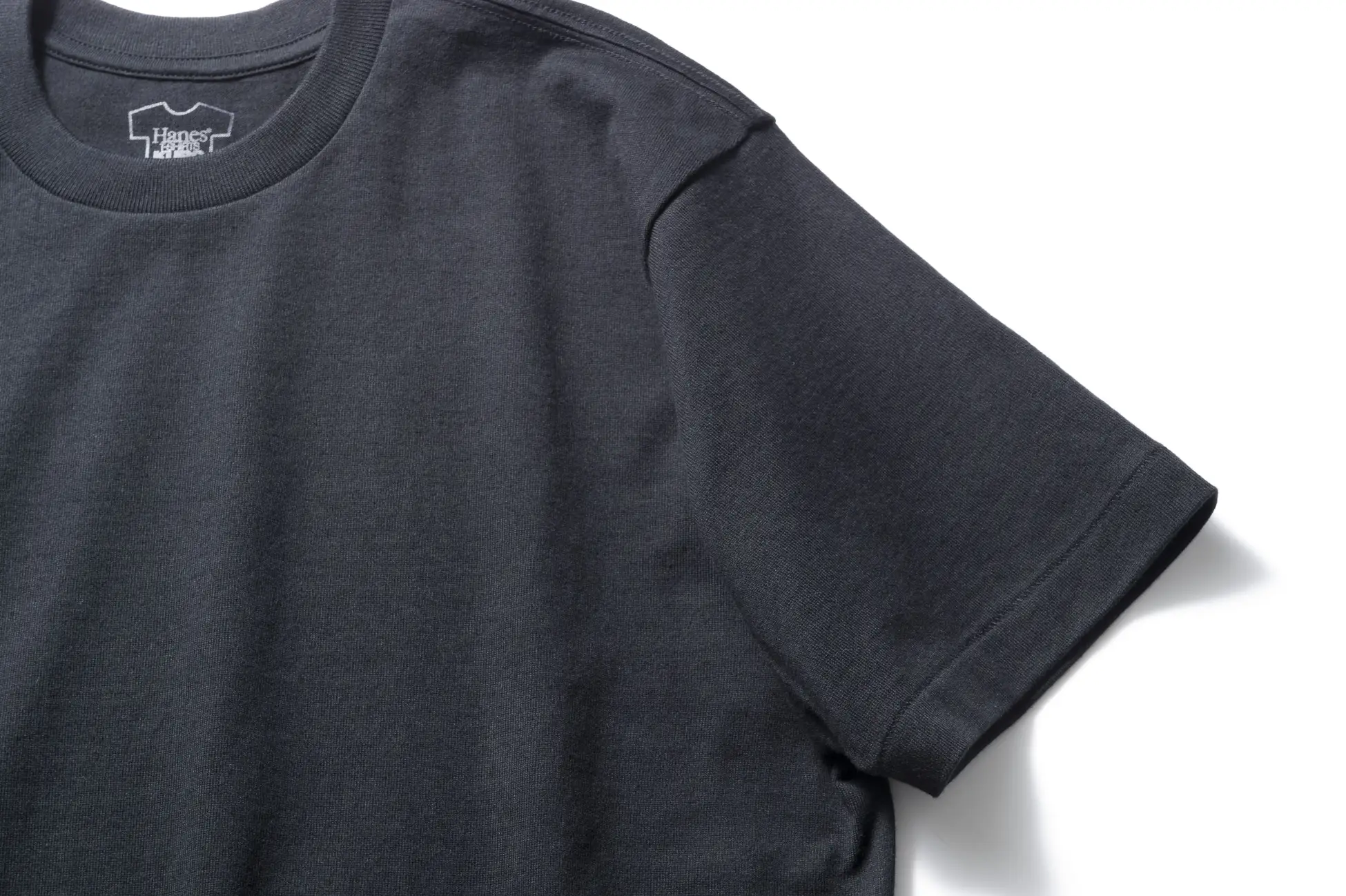 Hanes より “最高の黒Tシャツ” Hanes T-SHIRTS KURO® が発売