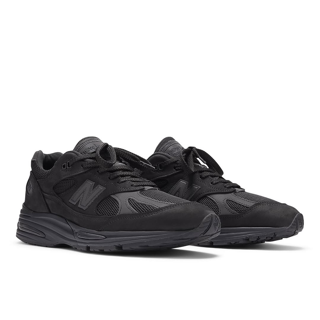 Dover Street Market × New Balance 991v2 “Triple Black” が公開