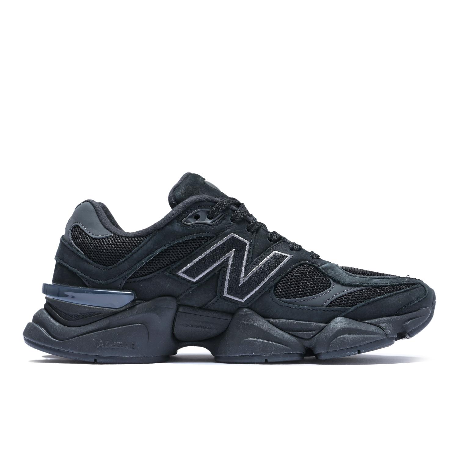 New Balance 9060 “Black” の先行販売が開始