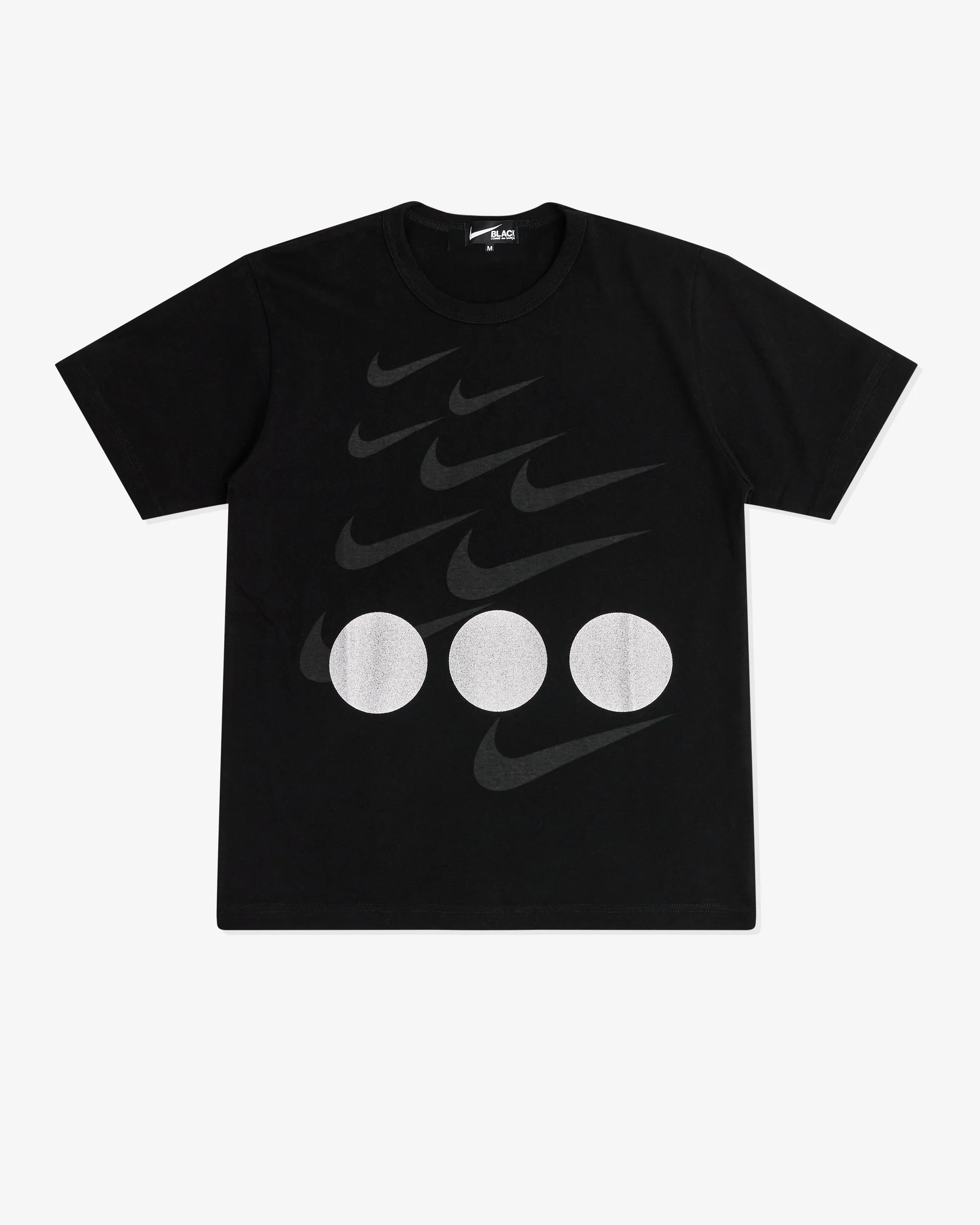 BLACK COMME des GARÇONS × NIKE の新作Tシャツが発売