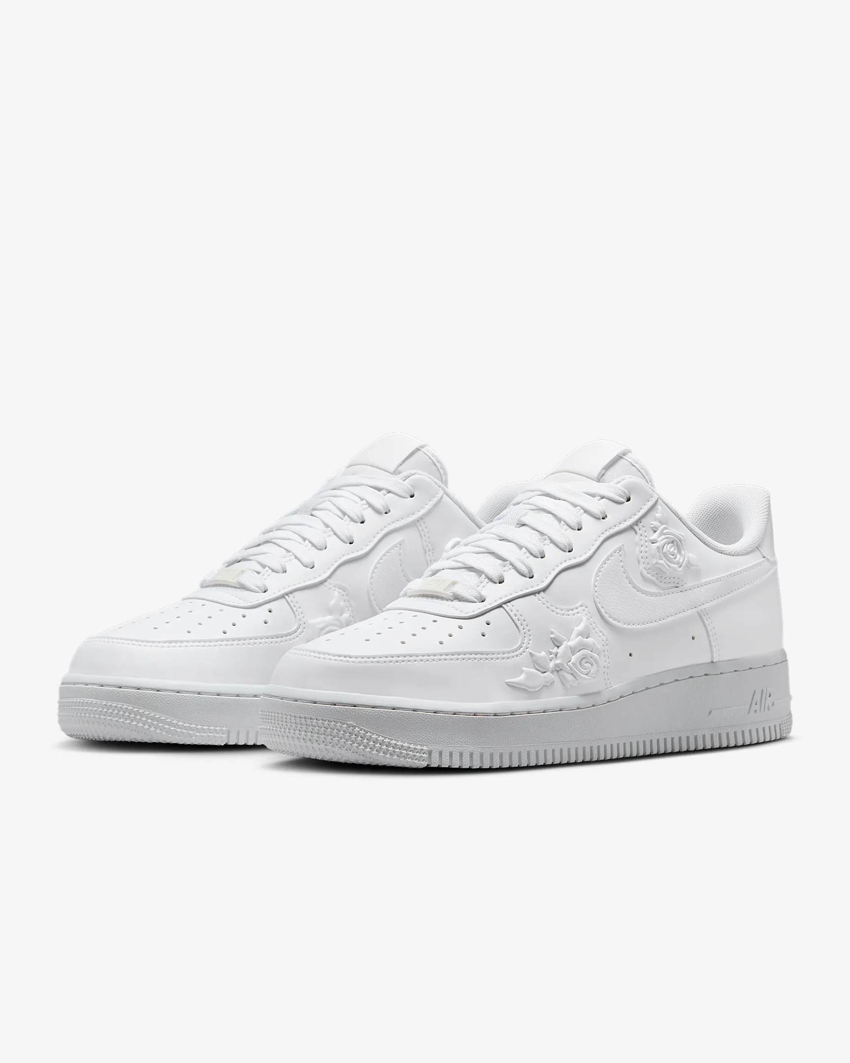 藤原 ヒロシ が NIKE AIR FORCE 1 LOW “White Rose” を着用