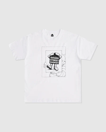 KAWS と Dover Street Market のスペシャルコラボ