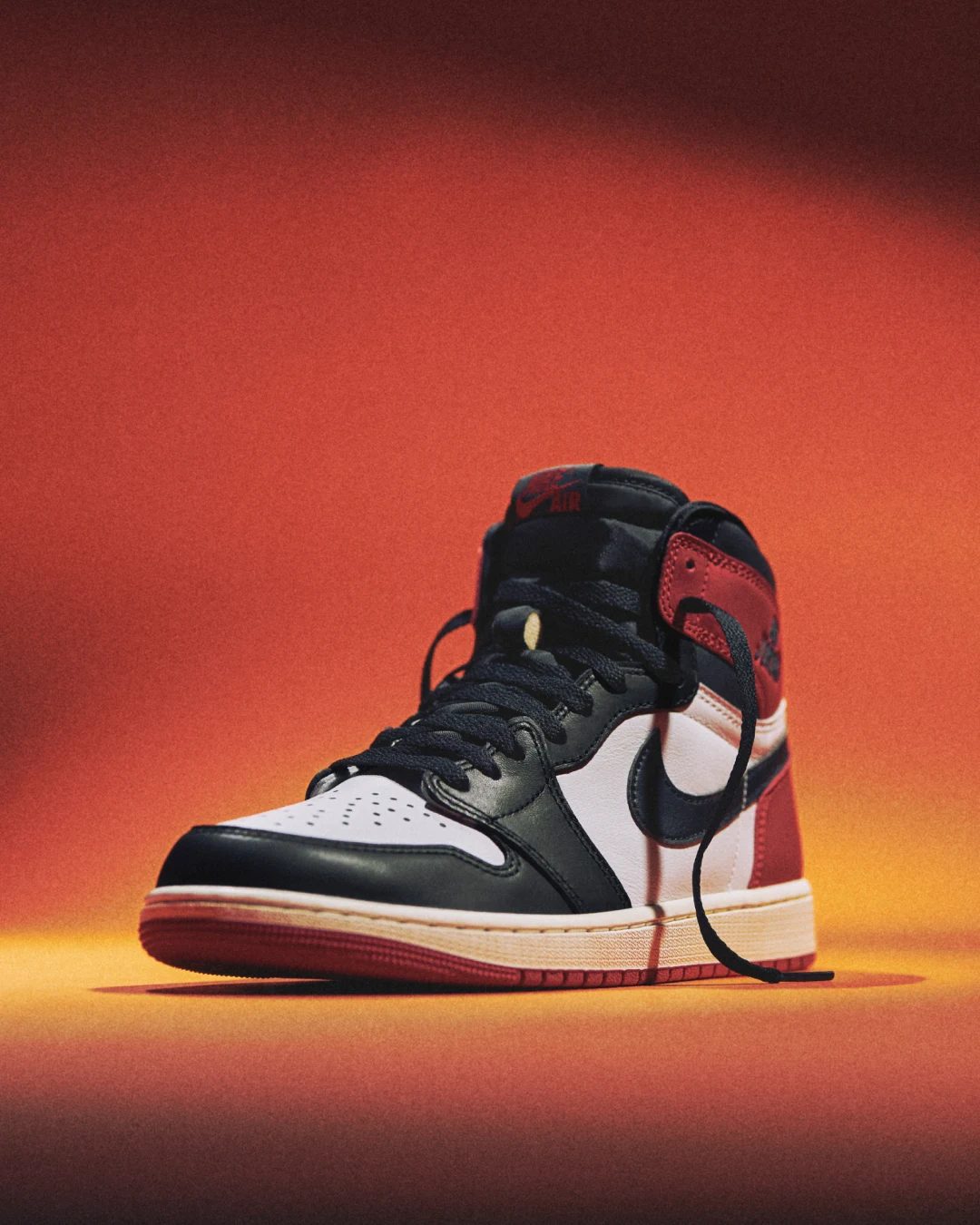 NIKE AIR JORDAN 1 RETRO HIGH OG “Black Toe Reimagined” が国内 