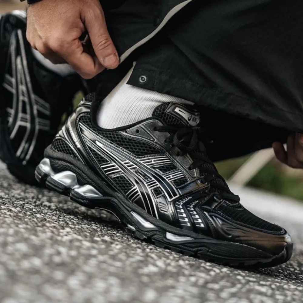 ASICS GEL-KAYANO 14 “Black/Pure Silver” 2月27日(木)発売