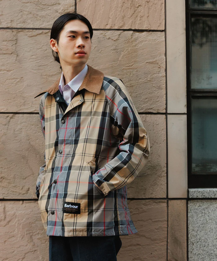 ADAM ET ROPE' から Barbour の別注 BEDALE が発売