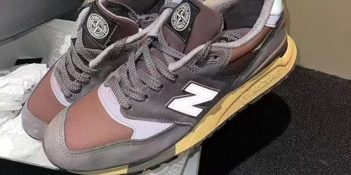 Stone Island × New Balance 998 が公開