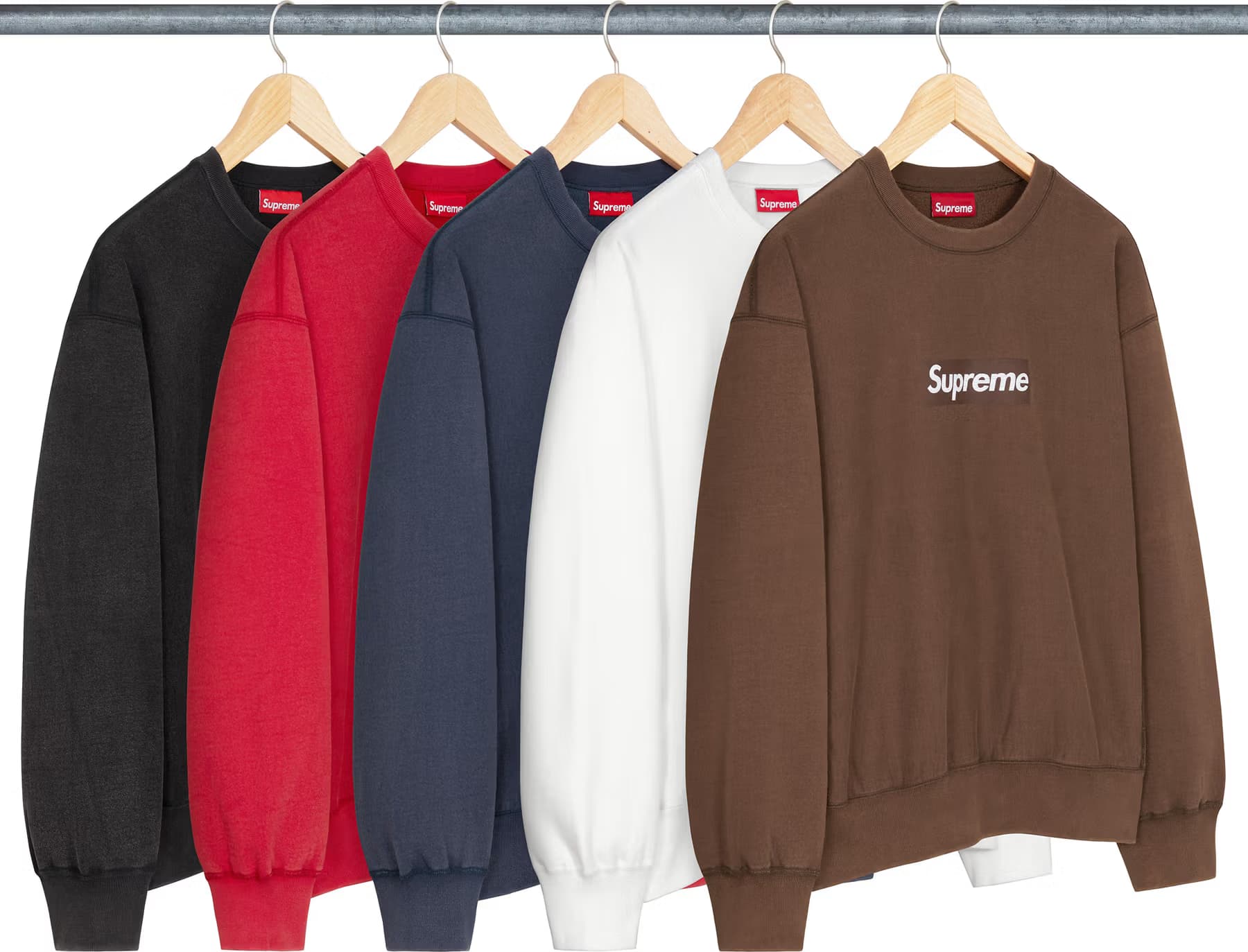 Supreme Washed Box Logo Crewneck のホワイトボディにはレッドのボックスロゴが使用予定