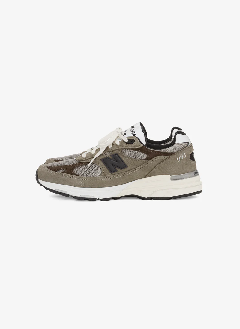 ドジャース 大谷翔平 が JJJJound × New Balance 993 "Mushroom/White" を着用