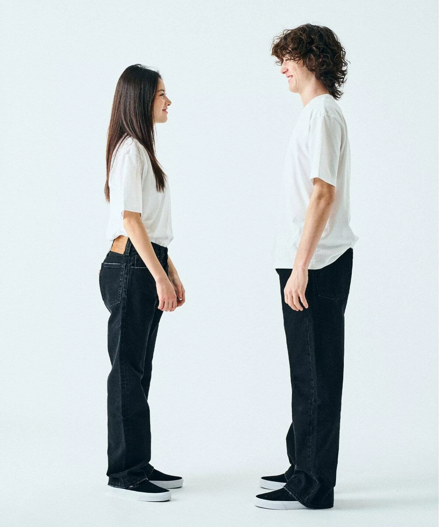 ÉDIFICE より Hanes の最新別注Tシャツが発売