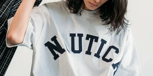 NAUTICA より アーチロゴTシャツが発売