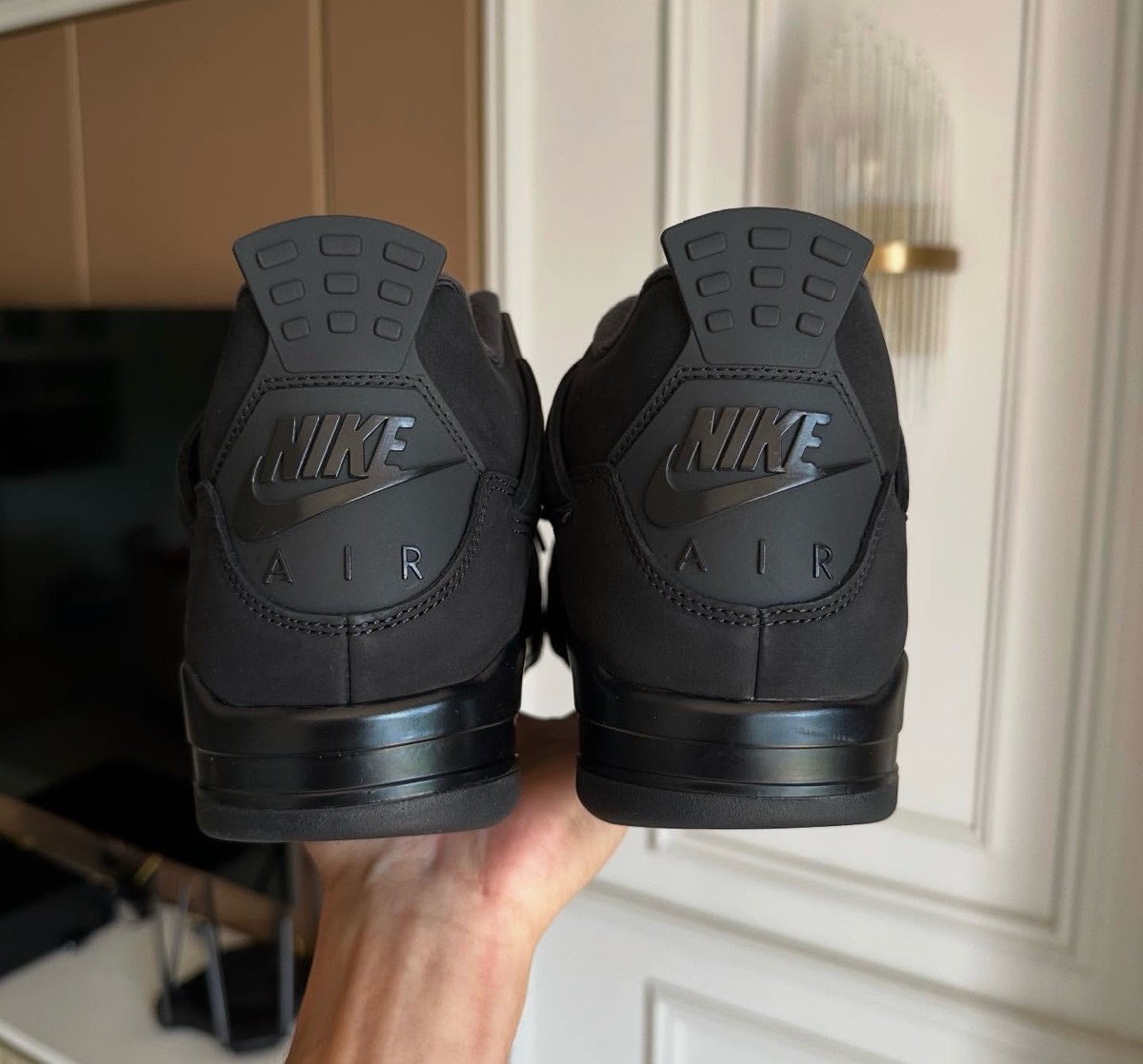 NIKE AIR JORDAN 4 RETRO “Black Cat” の開封動画が公開