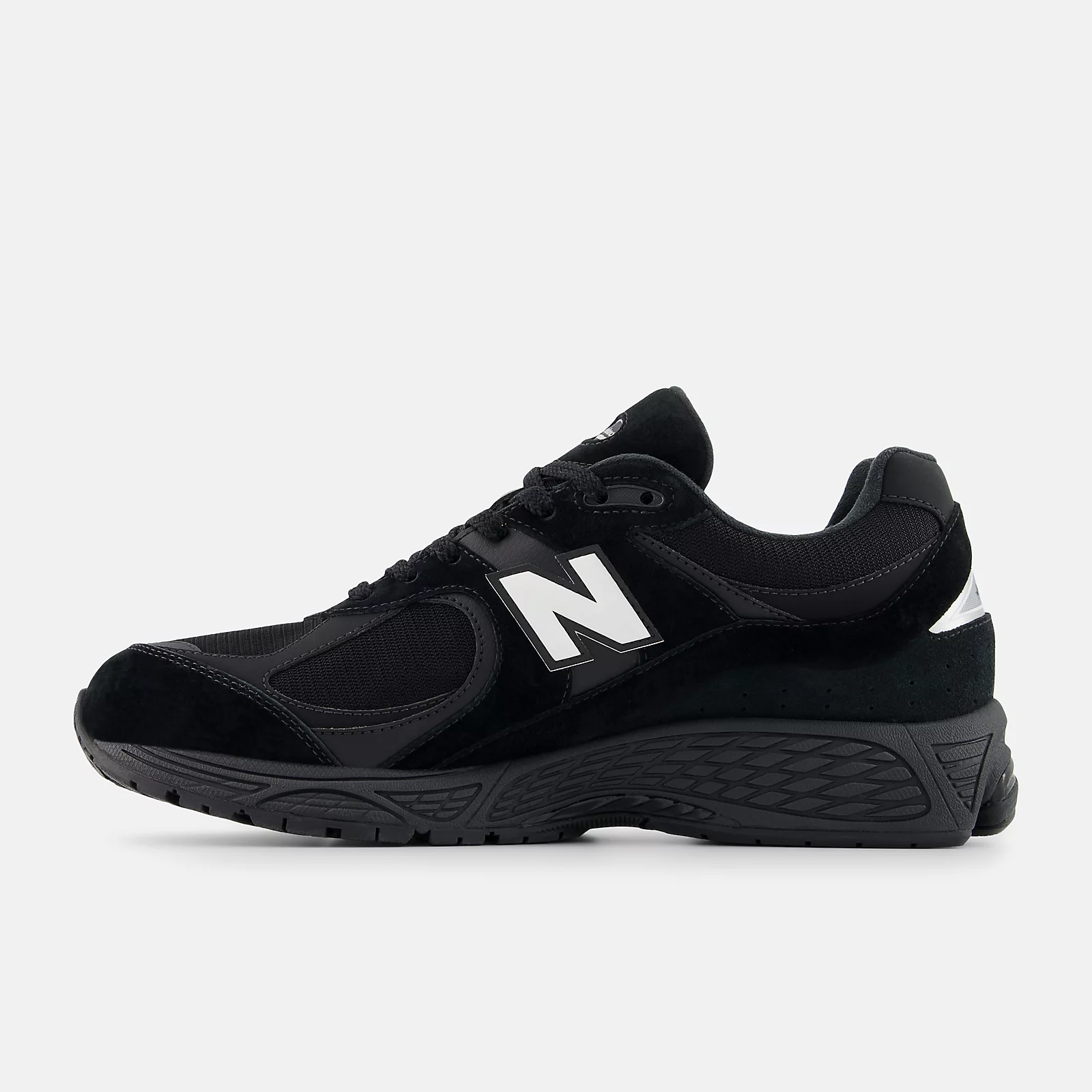 New Balance 2002R GORE-TEX® “Triple Black” の再販が決定