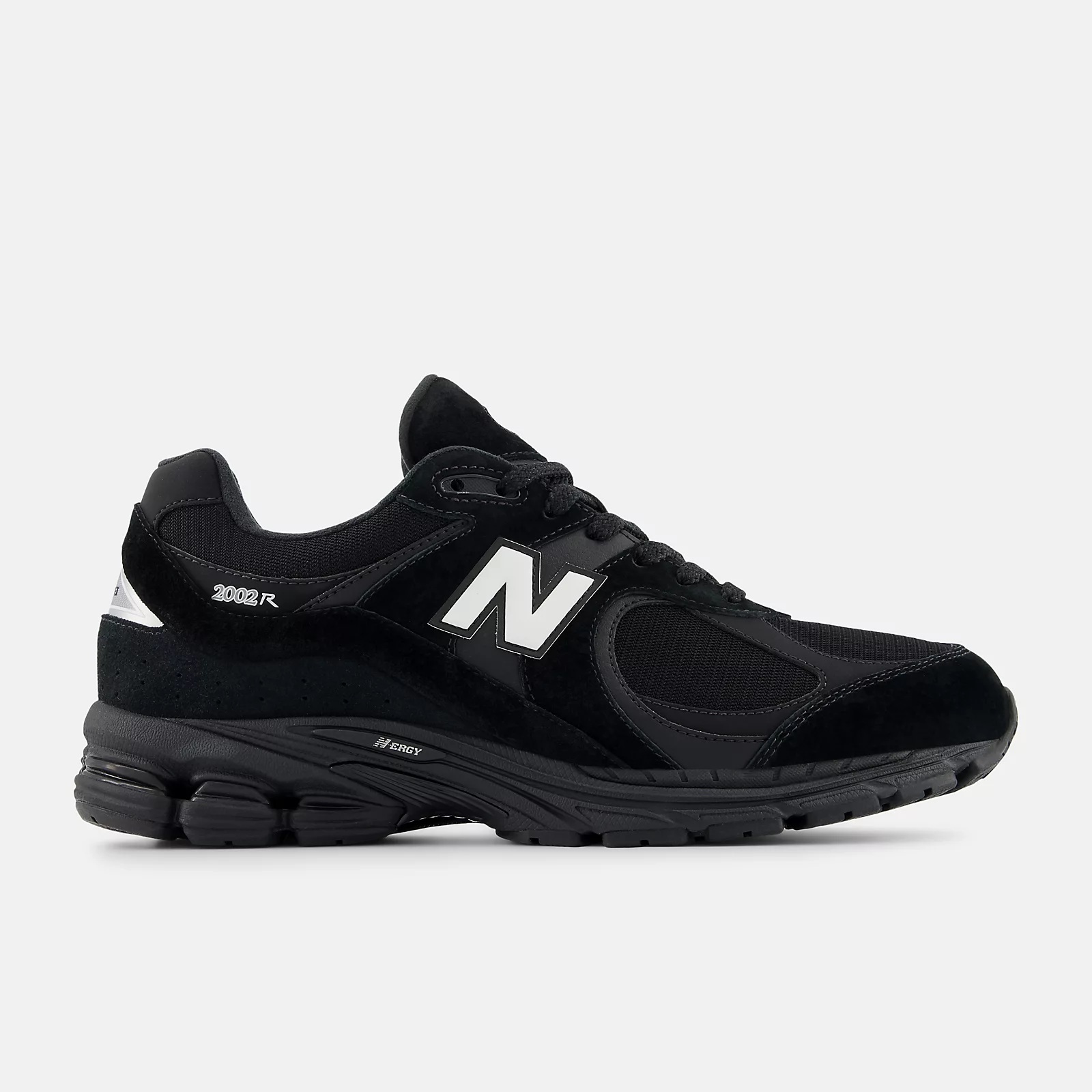 New Balance 2002R GORE-TEX® “Triple Black” の再販が決定