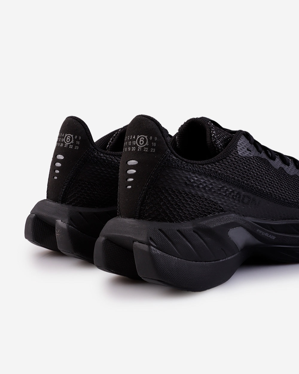 MM6 Maison Margiela × SALOMON の2025年春夏コラボコレクションが近日発売予定