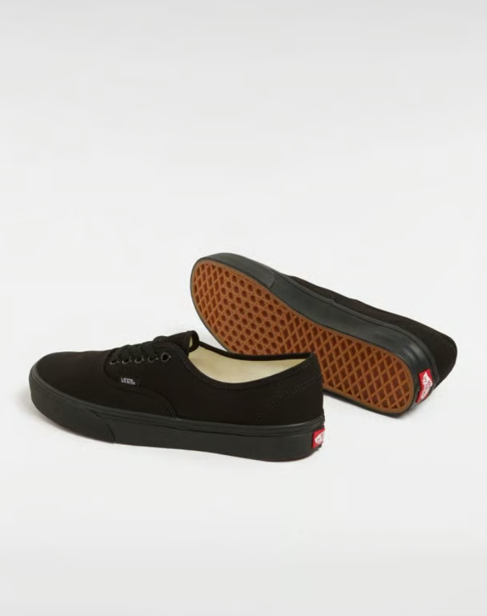 VANS USA AUTHENTIC "Black" が6,490円の特別セール価格で発売