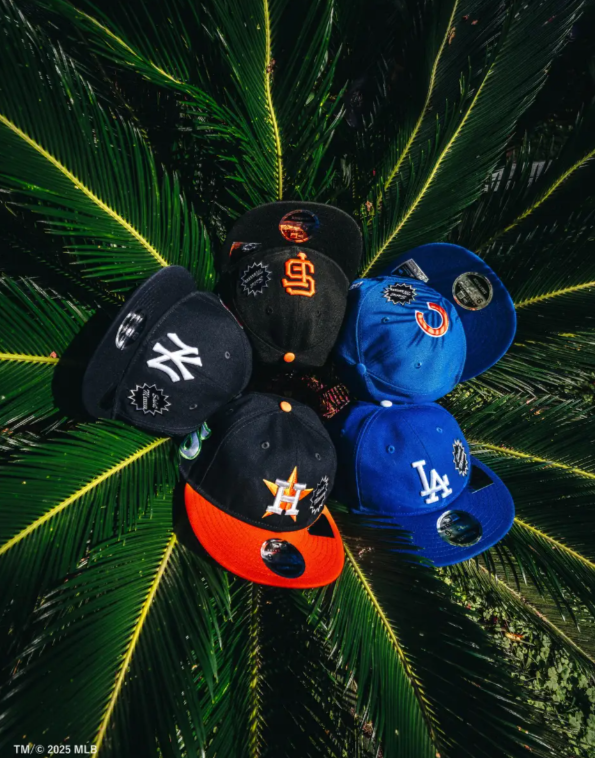 New era® × ©SAINT M×××××× × MLB のトリプルコラボキャップ