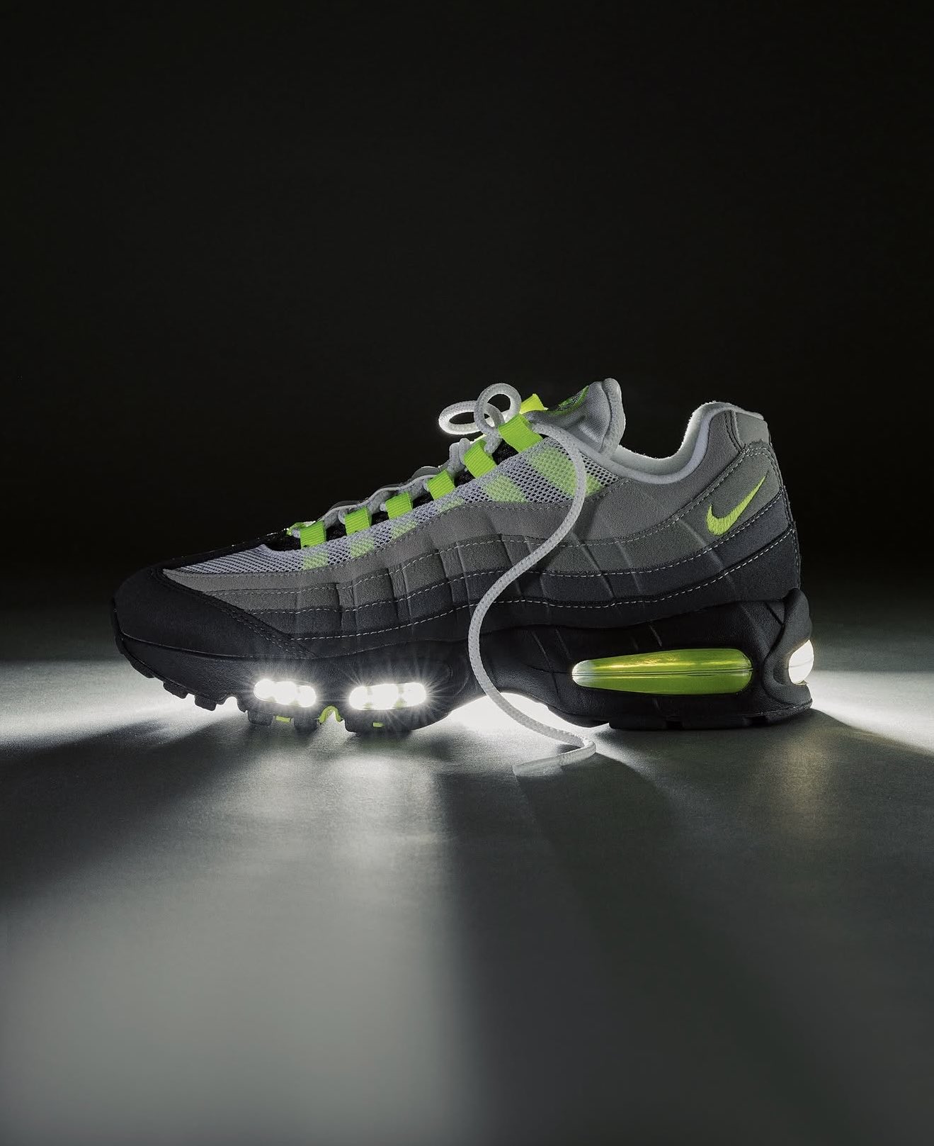 NIKE AIR MAX 95 Big Bubble “Neon” が2026年3月5日(木)に再販予定