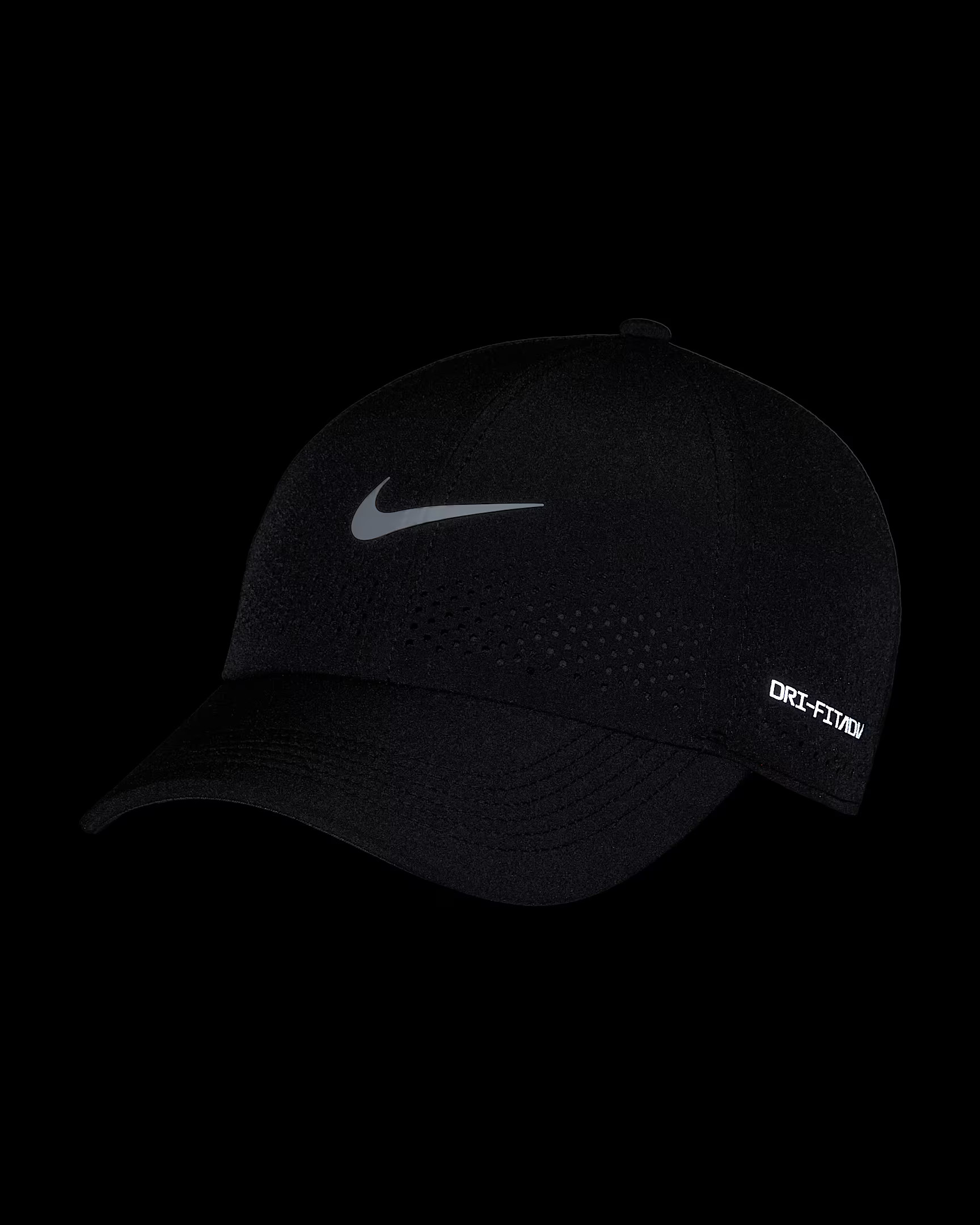 NIKE のスウッシュ クラブ キャップが発売