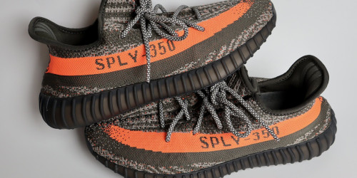 YEEZY BOOST 350 V2 “Carbon Beluga” が発売