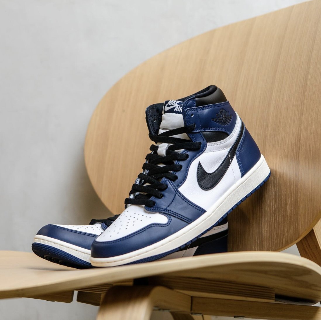 NIKE AIR JORDAN 1 RETRO HIGH OG “Midnight Navy” が特別価格で発売