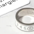 MM6 Maison Margiela Numeric リングの34％OFF セールが開催