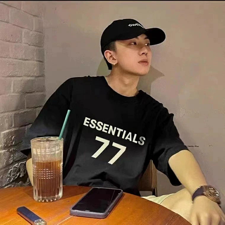 Fear of God ESSENTIALS の 77 Logo Tee が6,980円で発売