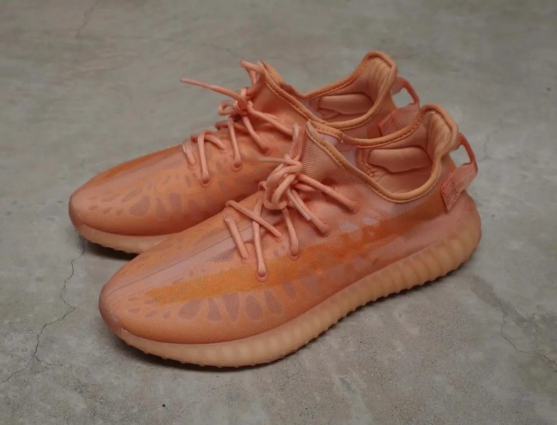 YEEZY BOOST 350 V2 “Mono Clay” がセール価格で発売