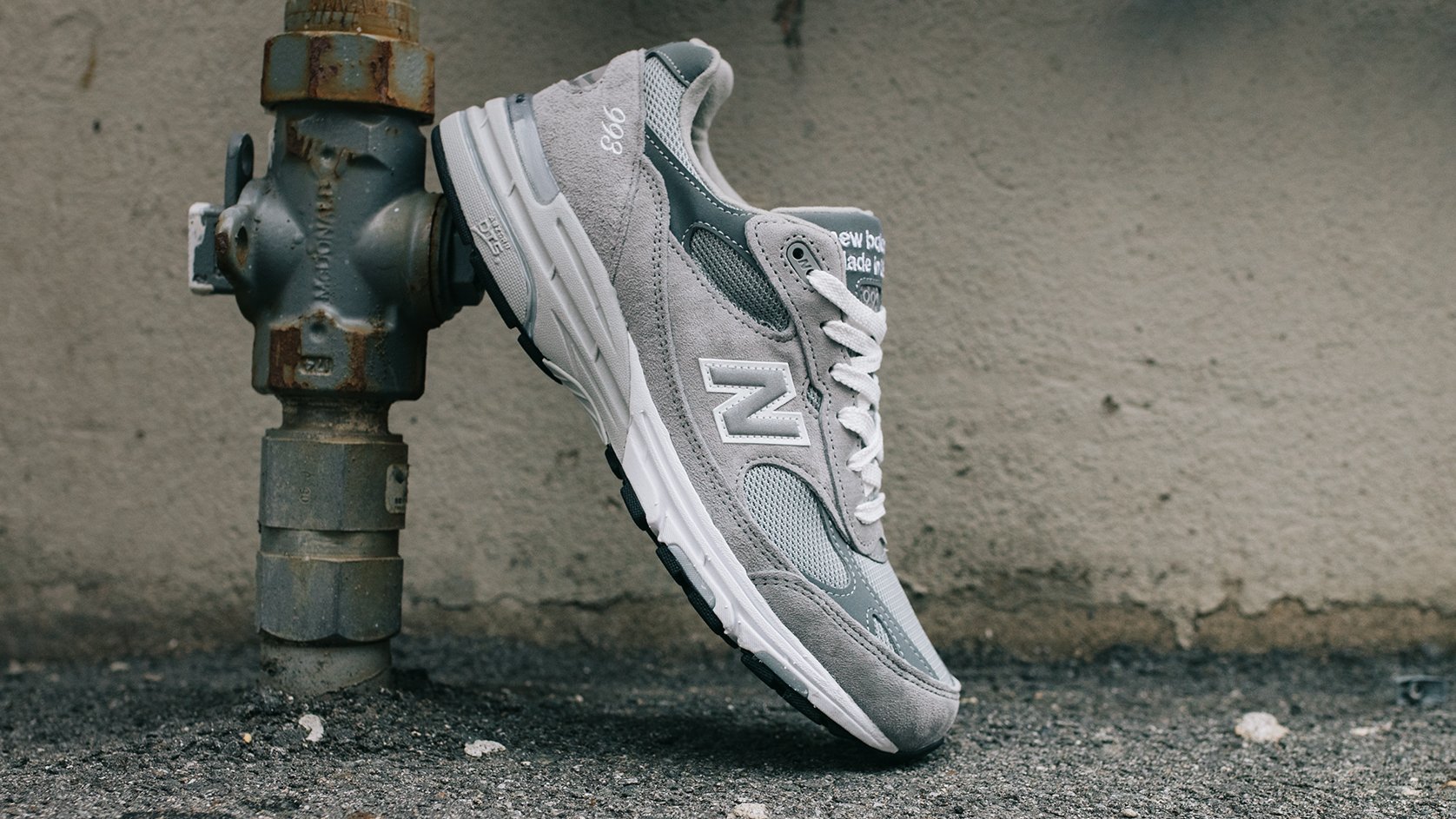 New Balance 993 “Gray” が発売