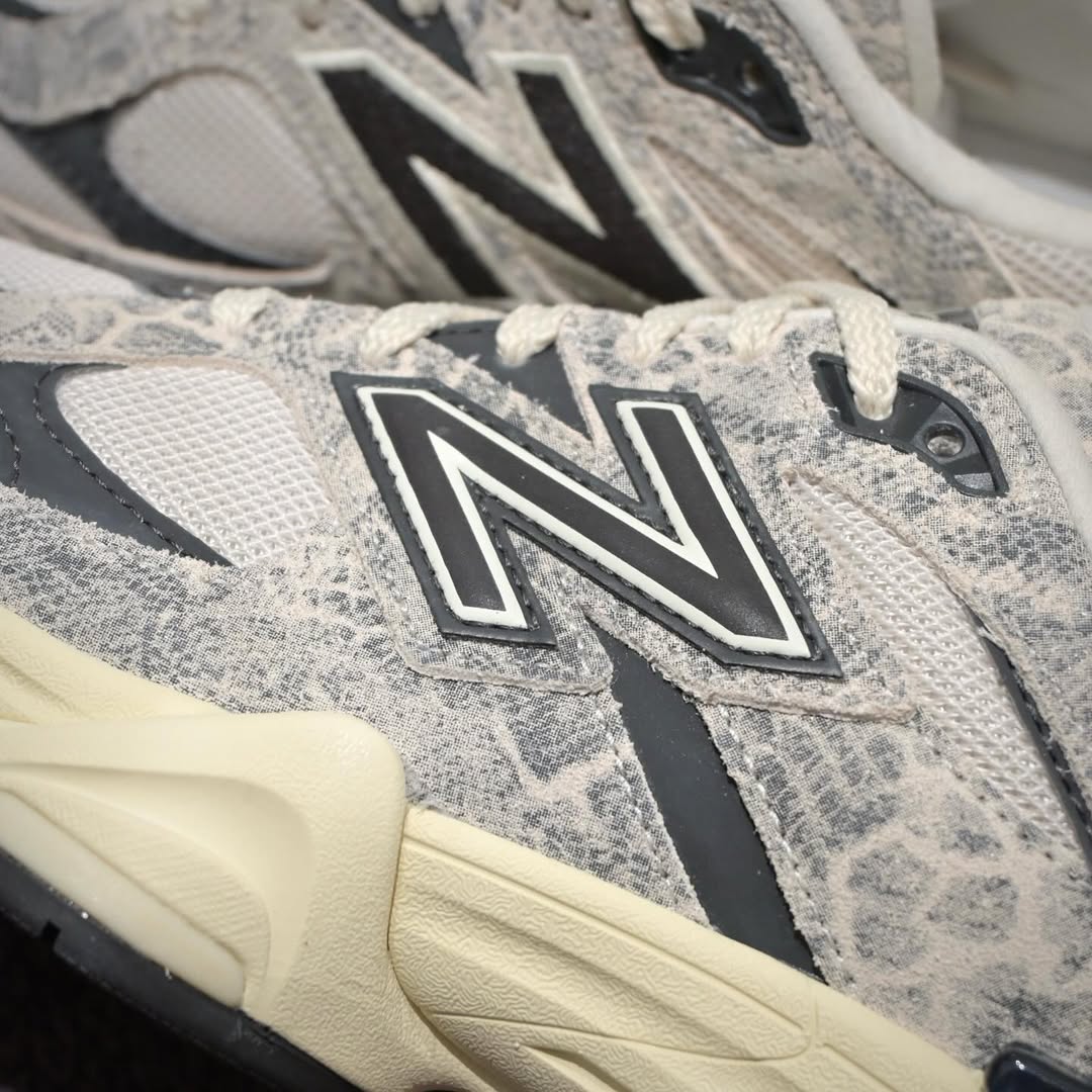 New Balance 9060 “Snakeskin” の30%OFF セールが開催