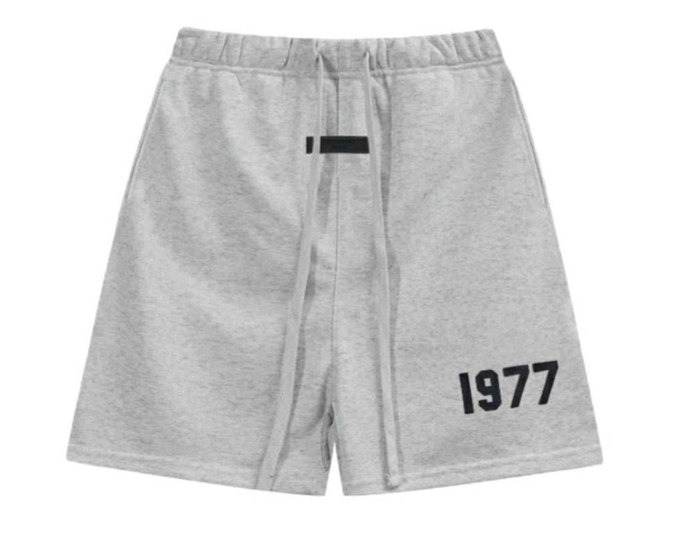 Fear of God ESSENTIALS の 1977 Sweat Shorts が6,980円で発売