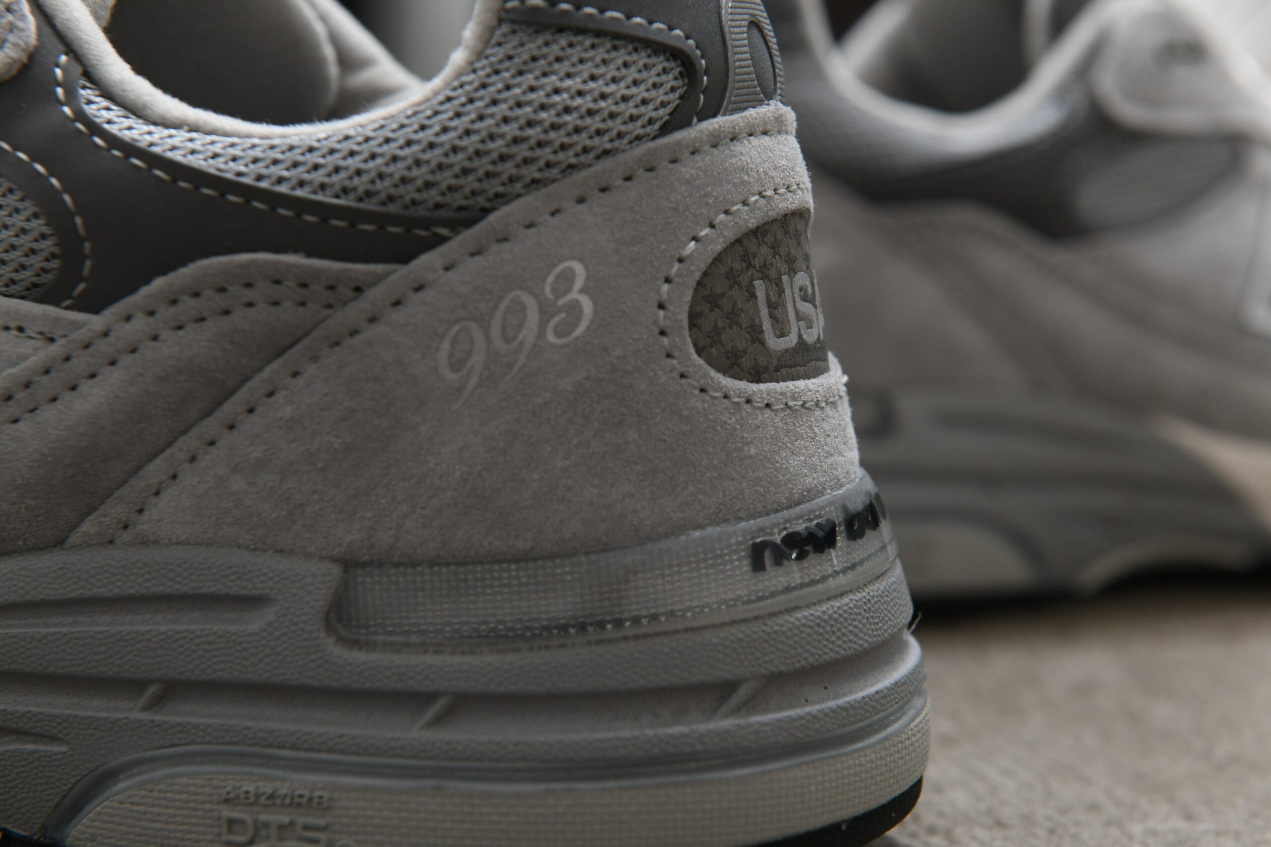 New Balance 993 “Gray” が発売